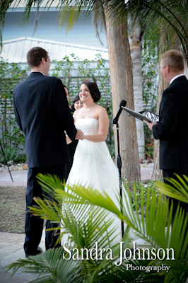 Best Lakeside wedding at Paradise Cove in Orlando, Florida - Wedding photographer - Sandra Johnson (SJFoto.com)